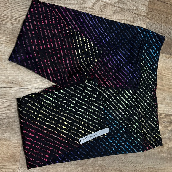 NWOT Marc New York Andrew Marc Black Pink Yellow Blue Green Cropped Leggings - Picture 2 of 4
